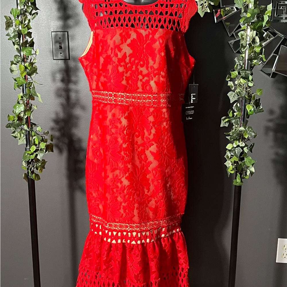 NWT Sexy Red Dress that perfect for a romantic dinner or event.